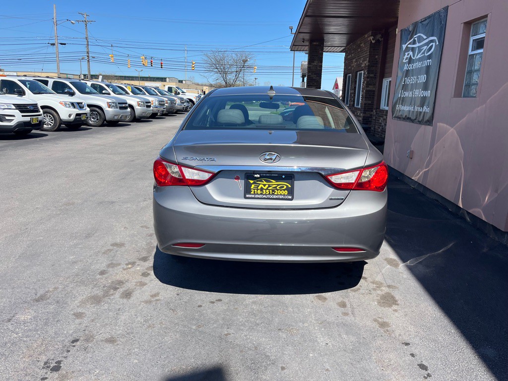 2011 Hyundai Sonata Image 8