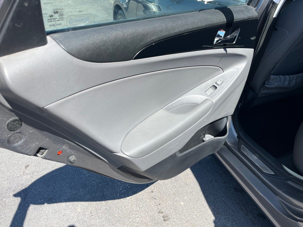 2011 Hyundai Sonata Image 11