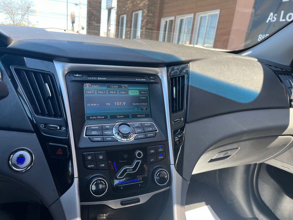 2011 Hyundai Sonata Image 16