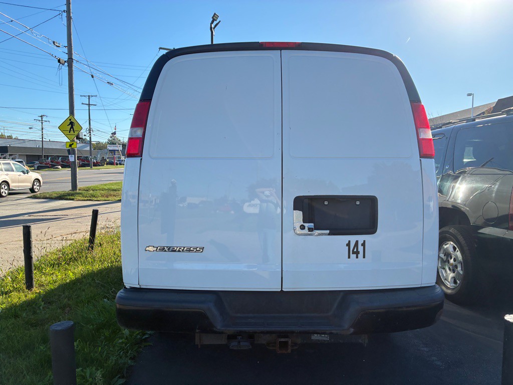 2018 Chevrolet Express Image 5