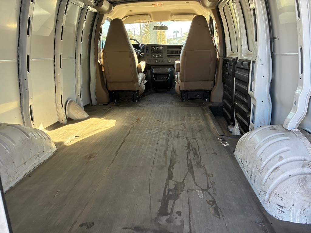 2018 Chevrolet Express Image 7