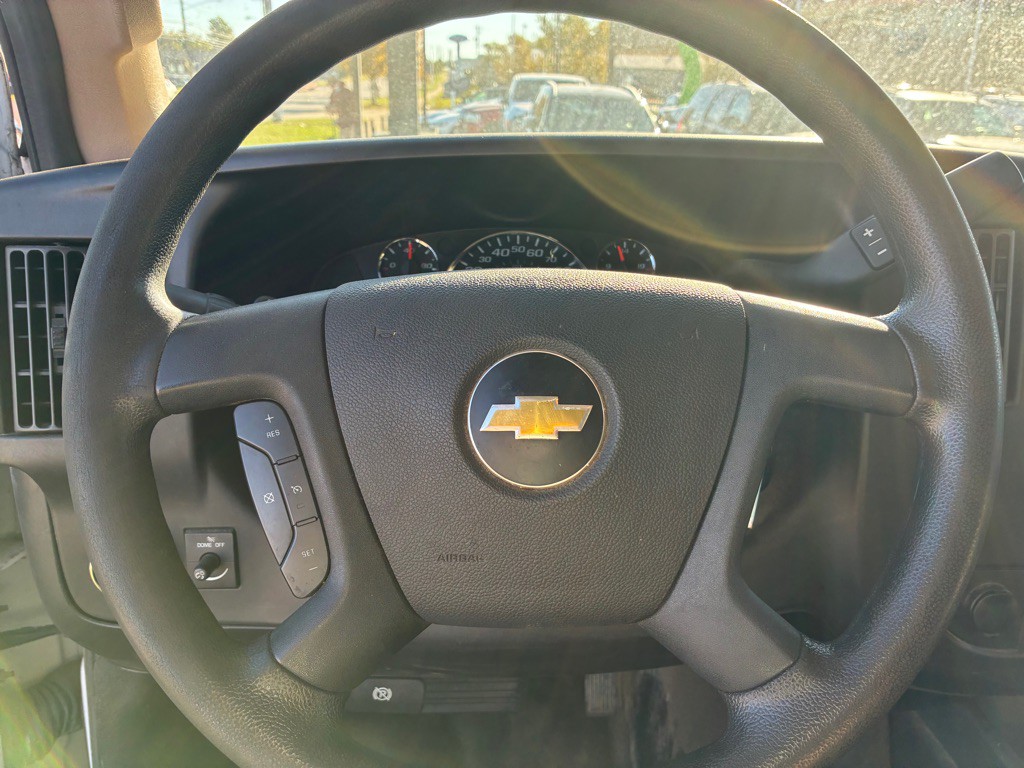 2018 Chevrolet Express Image 9