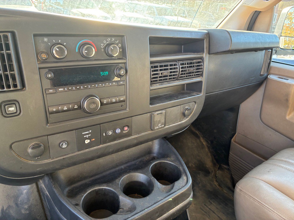 2018 Chevrolet Express Image 11