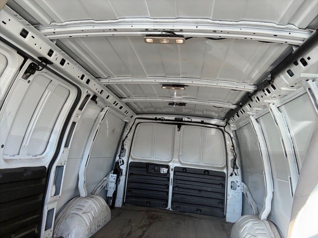 2018 Chevrolet Express Image 12