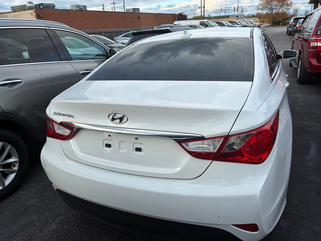 2014 Hyundai Sonata Image 4