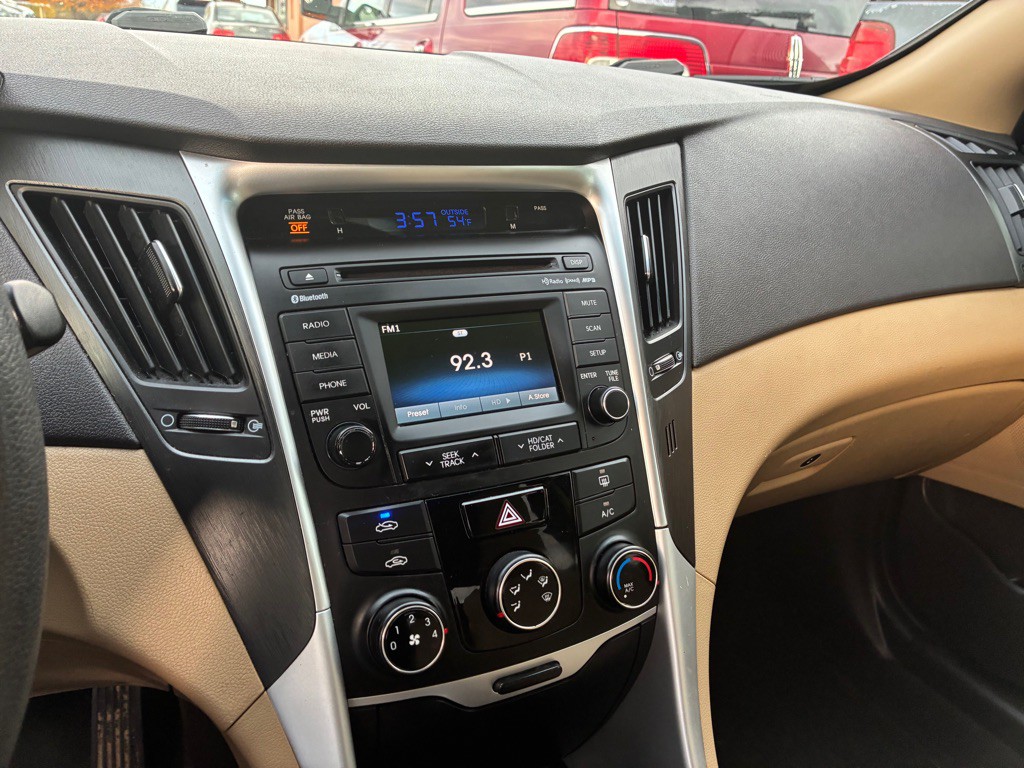 2014 Hyundai Sonata Image 9