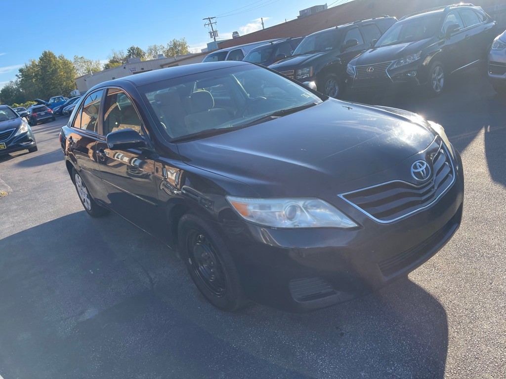 2011 Toyota Camry Image 3