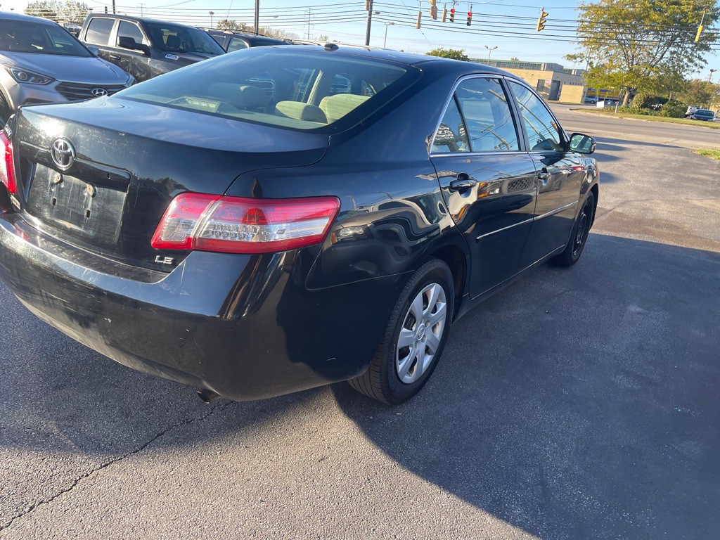 2011 Toyota Camry Image 4