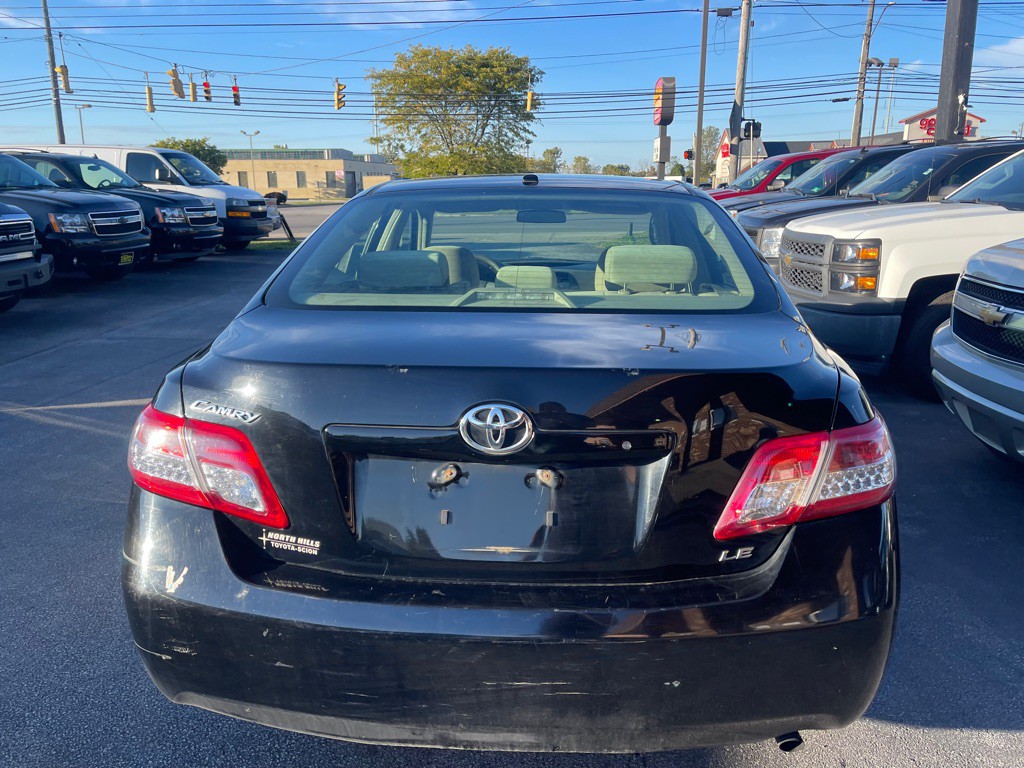 2011 Toyota Camry Image 5