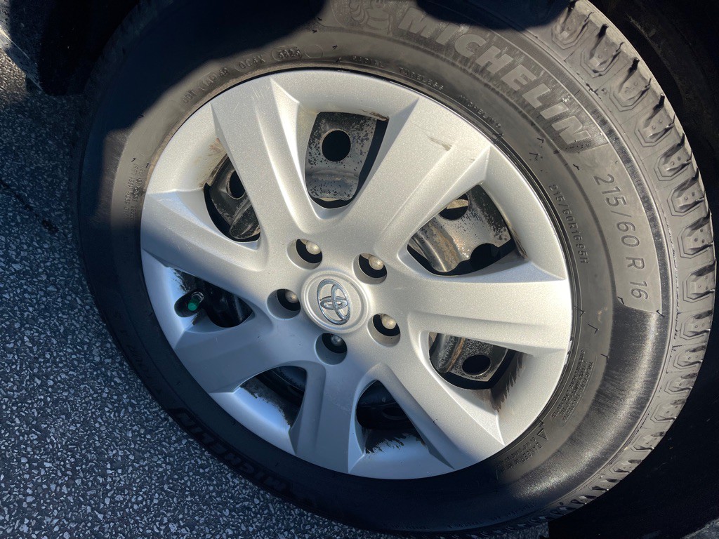 2011 Toyota Camry Image 12