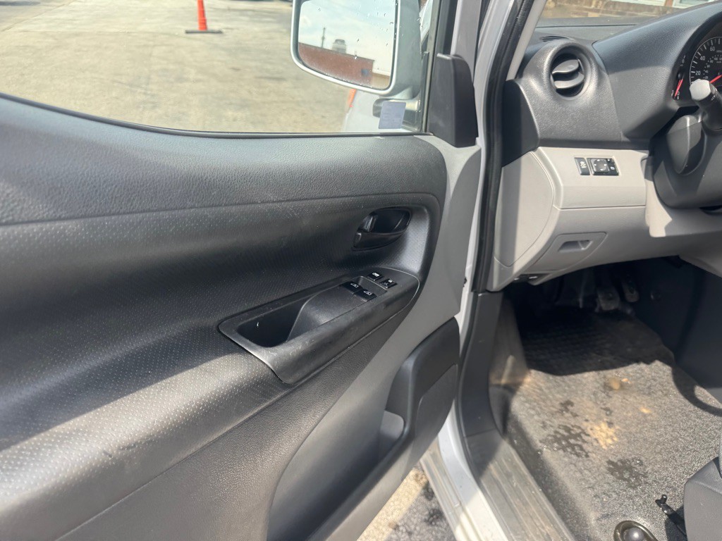 2018 Nissan NV200 Image 27