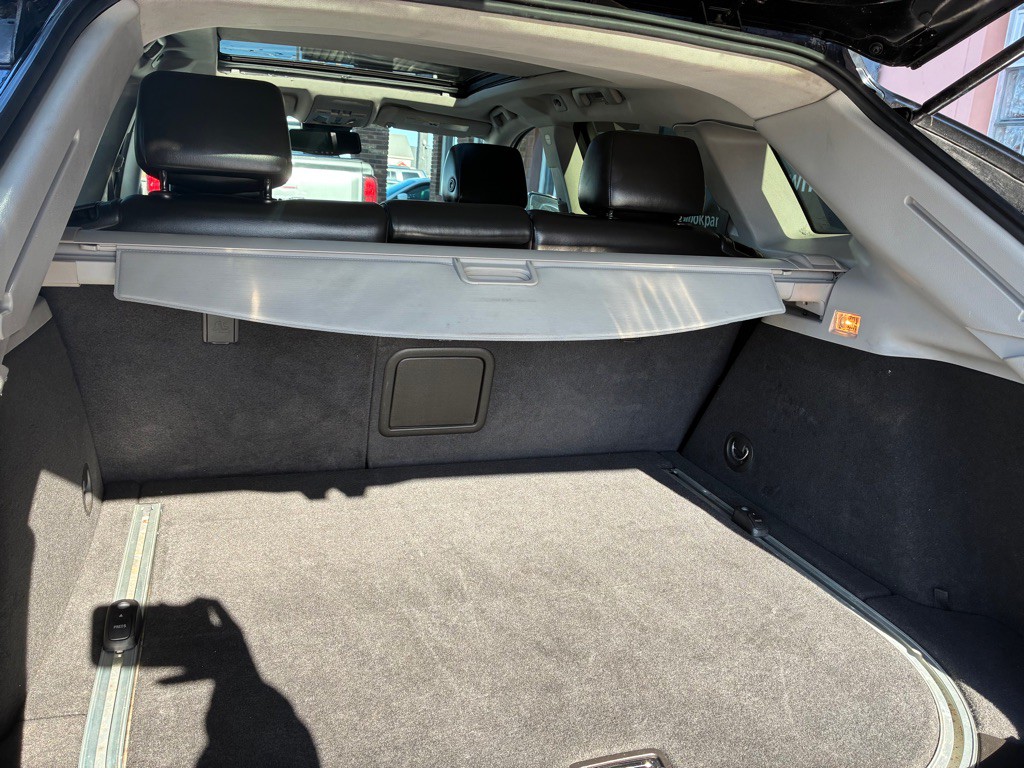 2011 Cadillac SRX Image 10