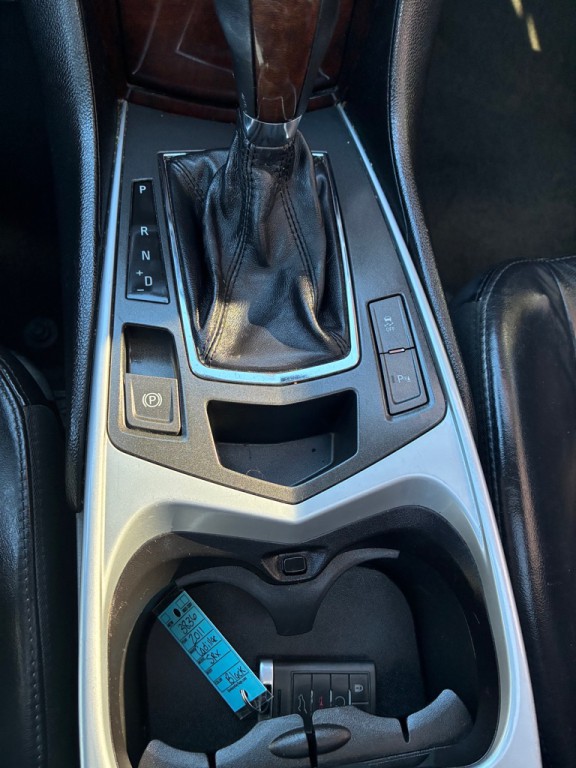 2011 Cadillac SRX Image 17