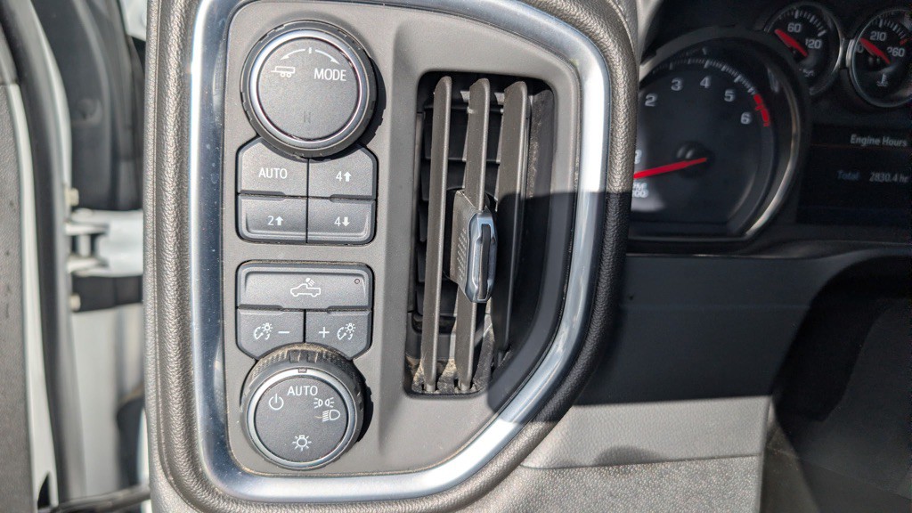 2021 Chevrolet Silverado 1500 Image 14