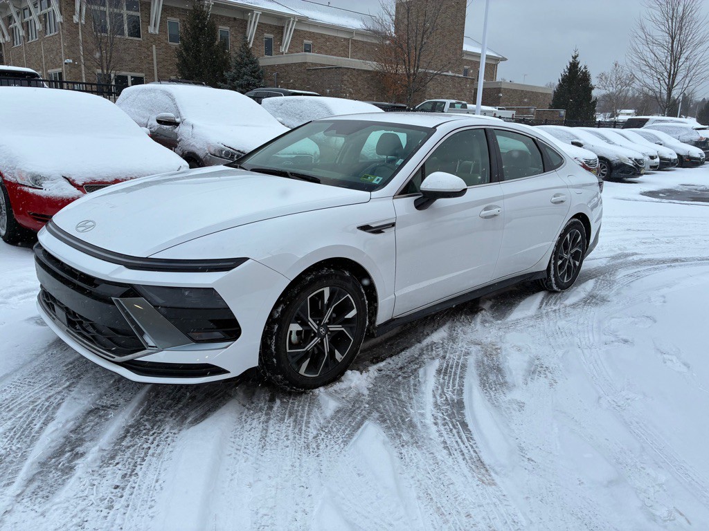 2025 Hyundai Sonata Image 1