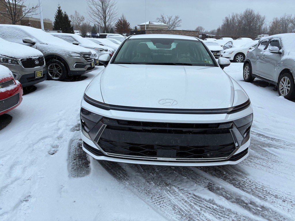 2025 Hyundai Sonata Image 2