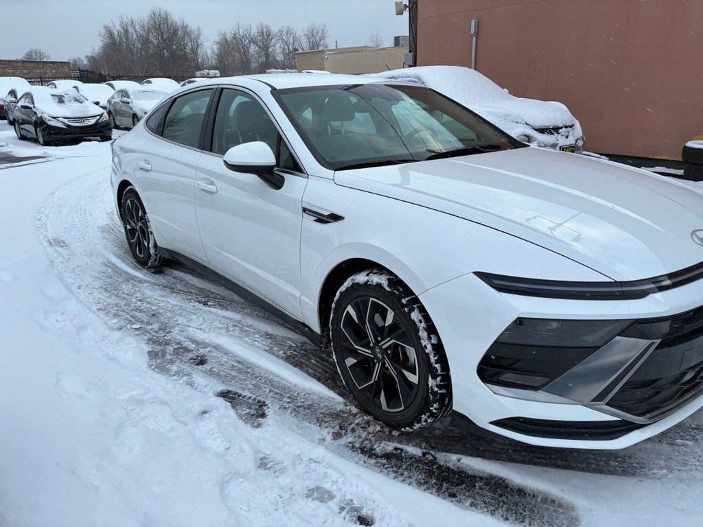 2025 Hyundai Sonata Image 3