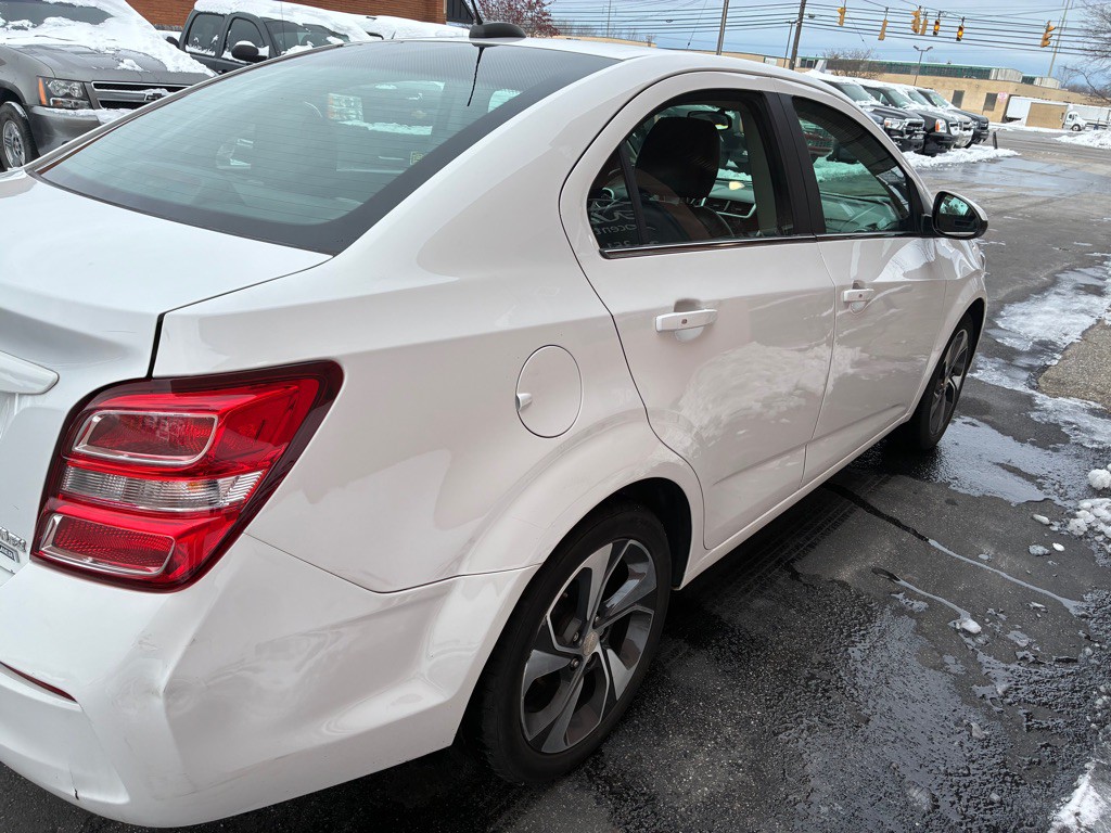 2017 Chevrolet Sonic Image 8