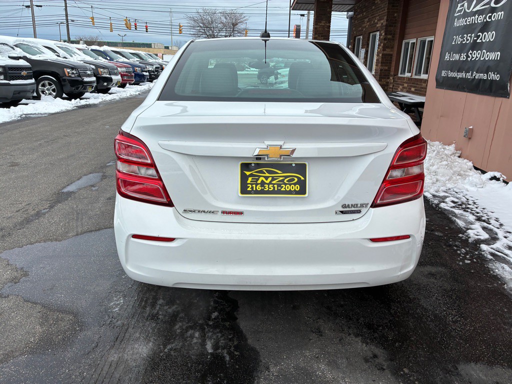 2017 Chevrolet Sonic Image 9