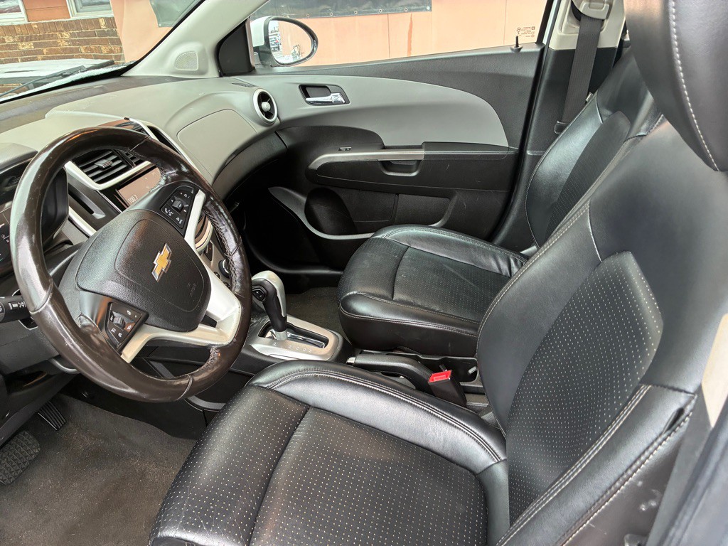 2017 Chevrolet Sonic Image 11