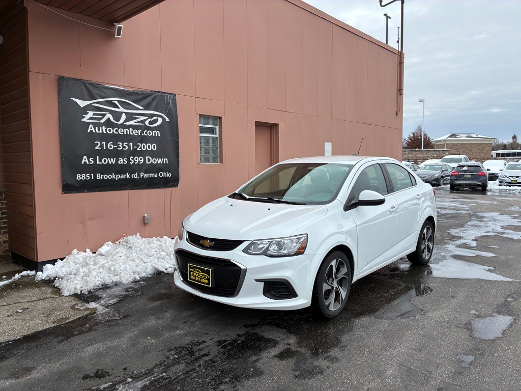 2017 Chevrolet Sonic Image 1