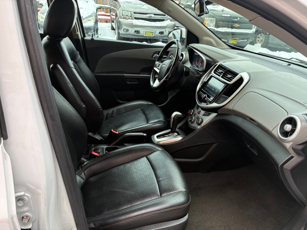 2017 Chevrolet Sonic Image 8