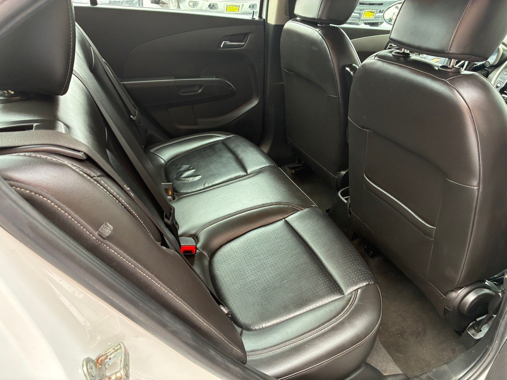 2017 Chevrolet Sonic Image 9