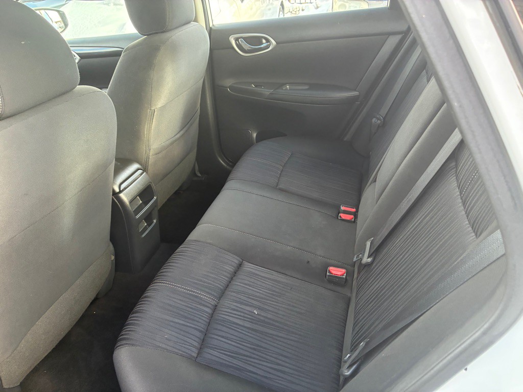 2017 Nissan Sentra Image 6