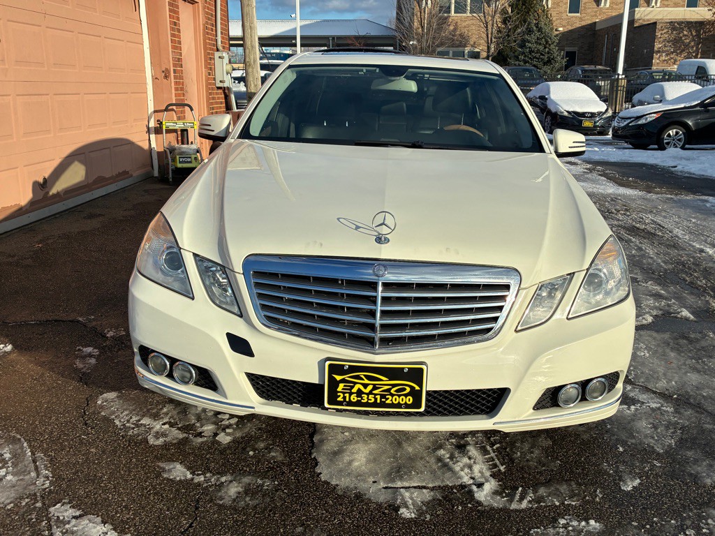 2011 Mercedes-Benz E-Class Image 2