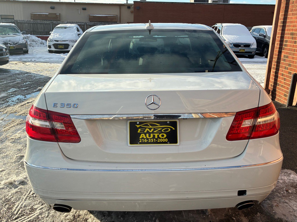 2011 Mercedes-Benz E-Class Image 5