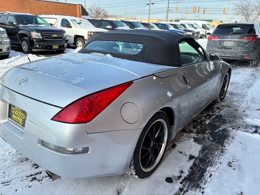 2007 Nissan 350Z Image 5