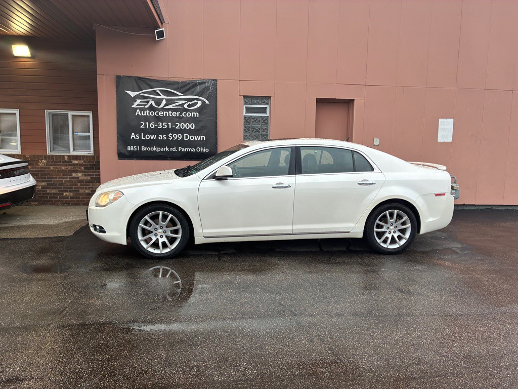 2010 Chevrolet Malibu Image 3