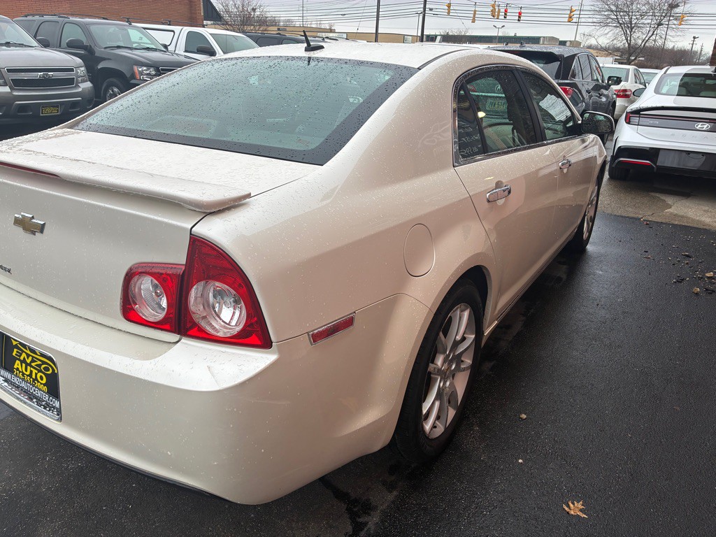 2010 Chevrolet Malibu Image 8