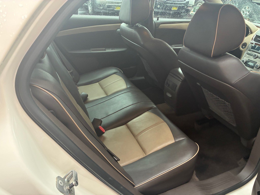 2010 Chevrolet Malibu Image 9