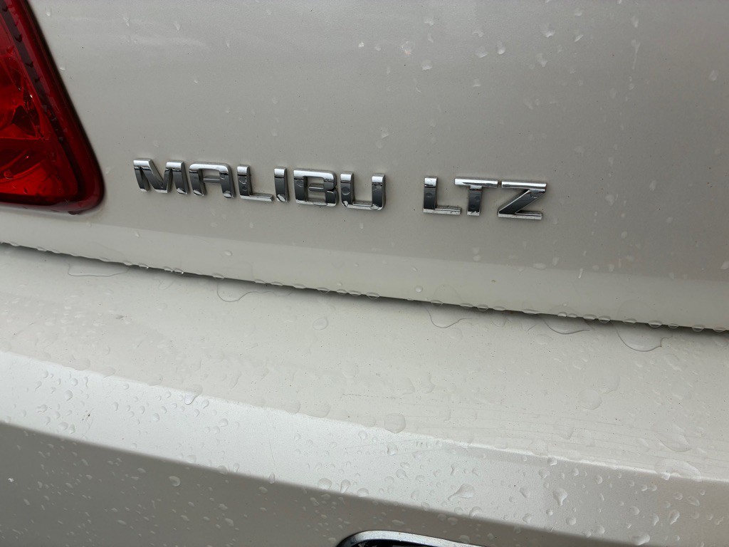 2010 Chevrolet Malibu Image 10