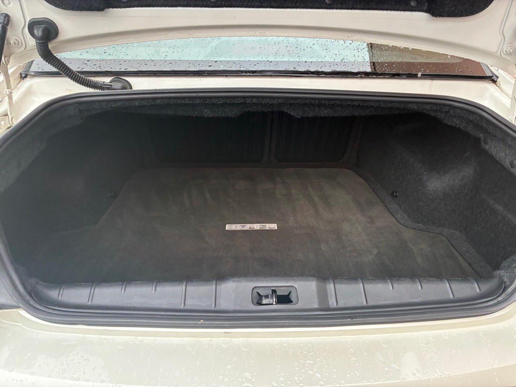 2010 Chevrolet Malibu Image 11