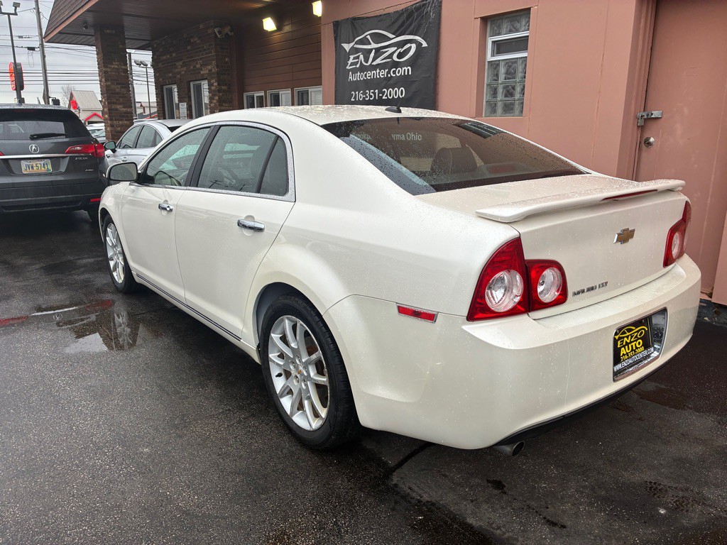 2010 Chevrolet Malibu Image 12