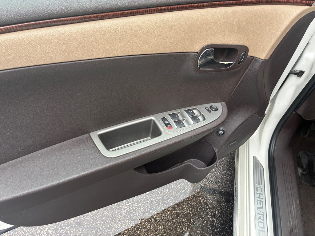 2010 Chevrolet Malibu Image 15