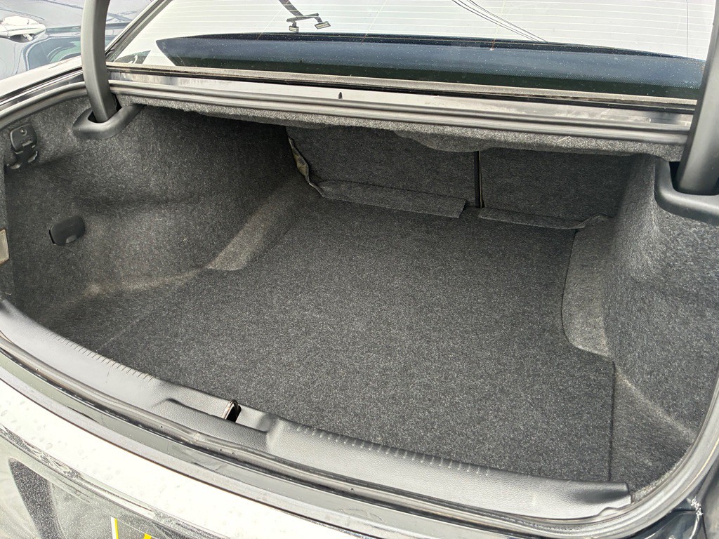 2014 Chrysler 300 Image 3