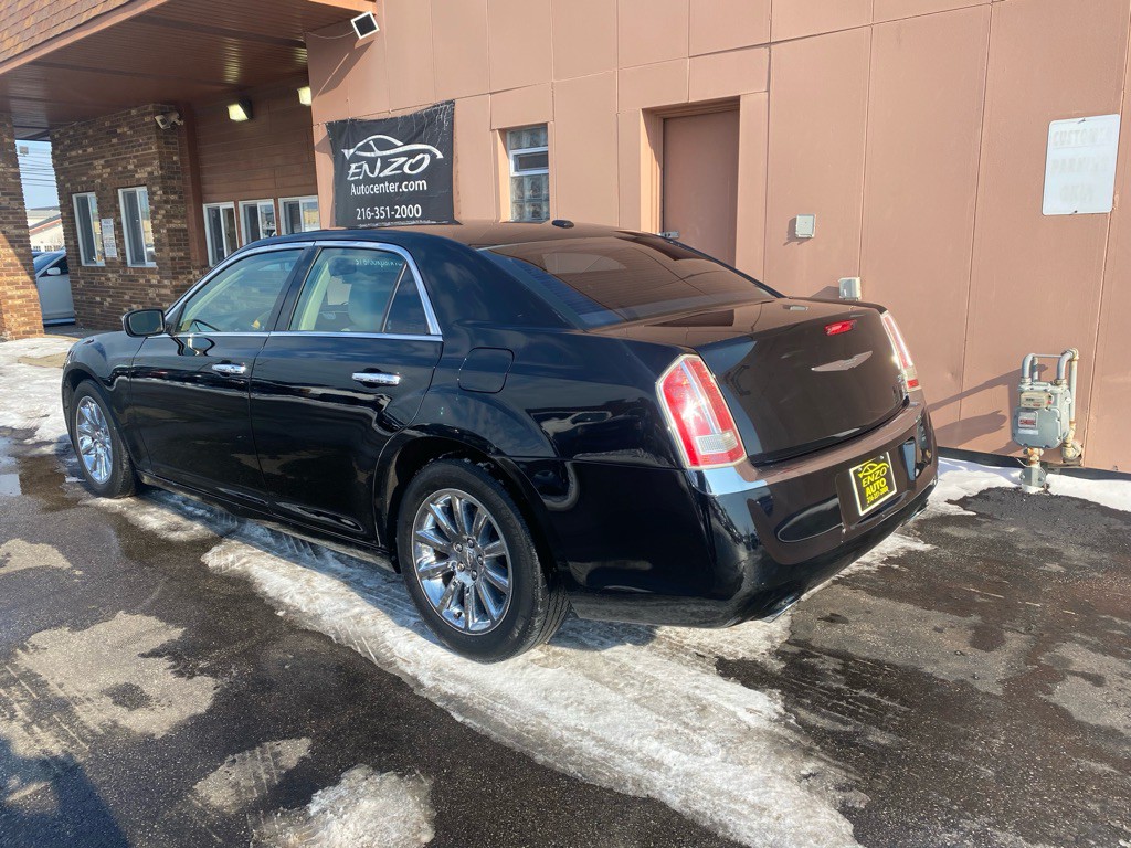 2014 Chrysler 300 Image 19