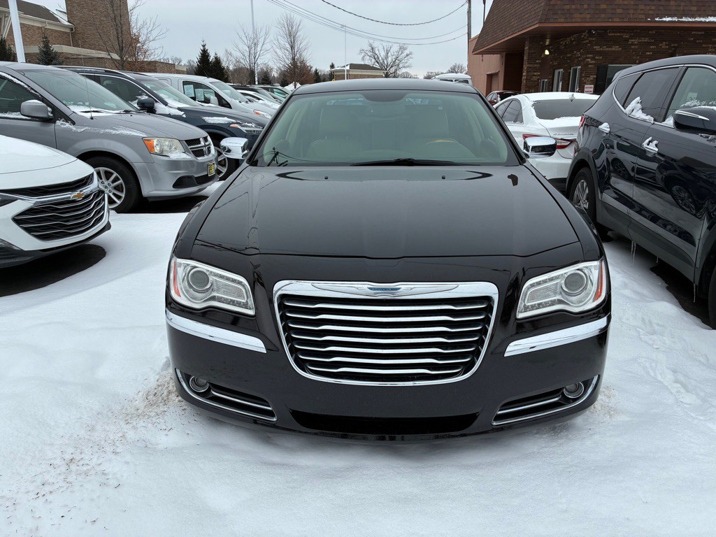 2014 Chrysler 300 Image 20