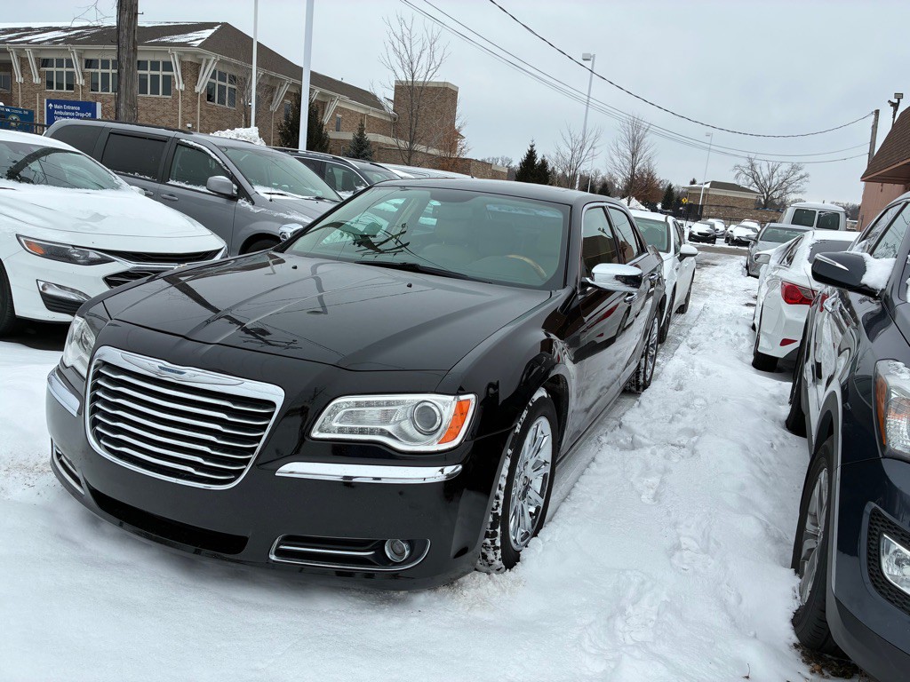 2014 Chrysler 300 Image 21