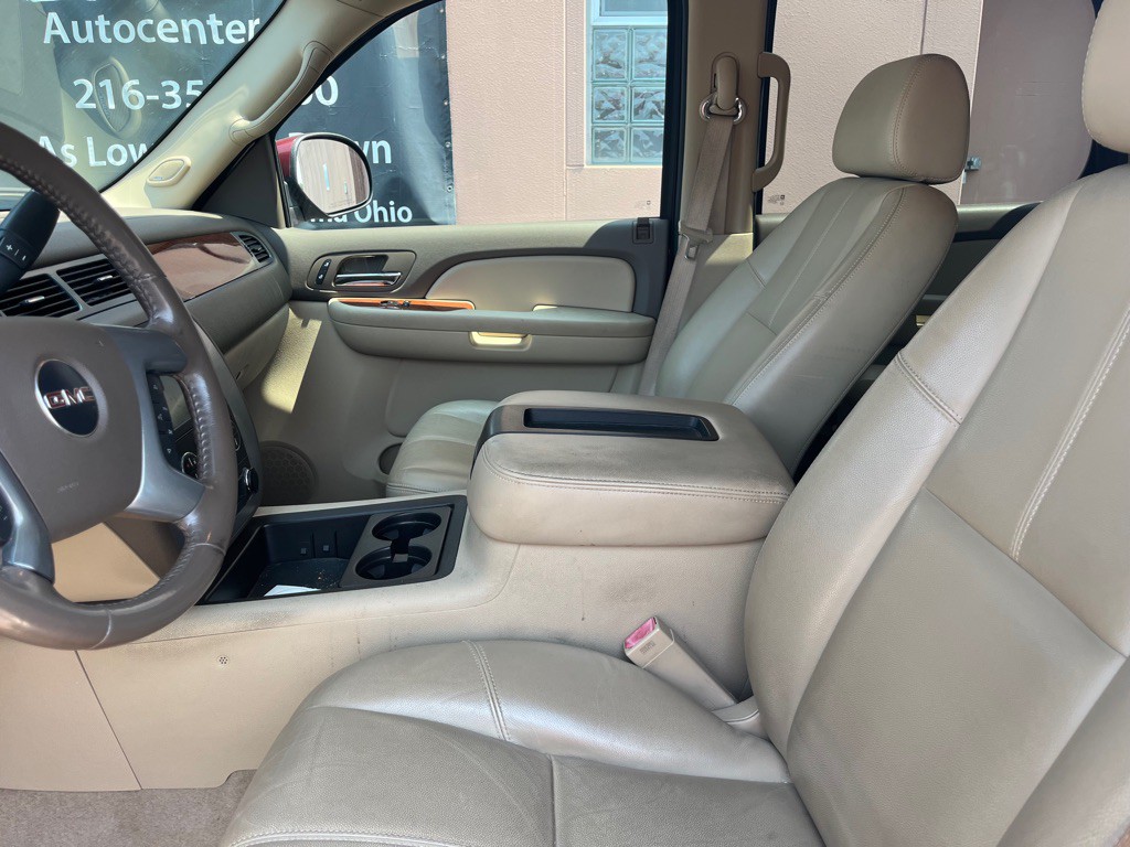 2008 GMC Yukon Image 16