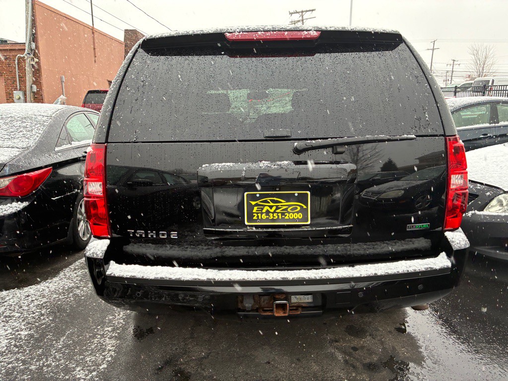 2011 Chevrolet Tahoe Image 3