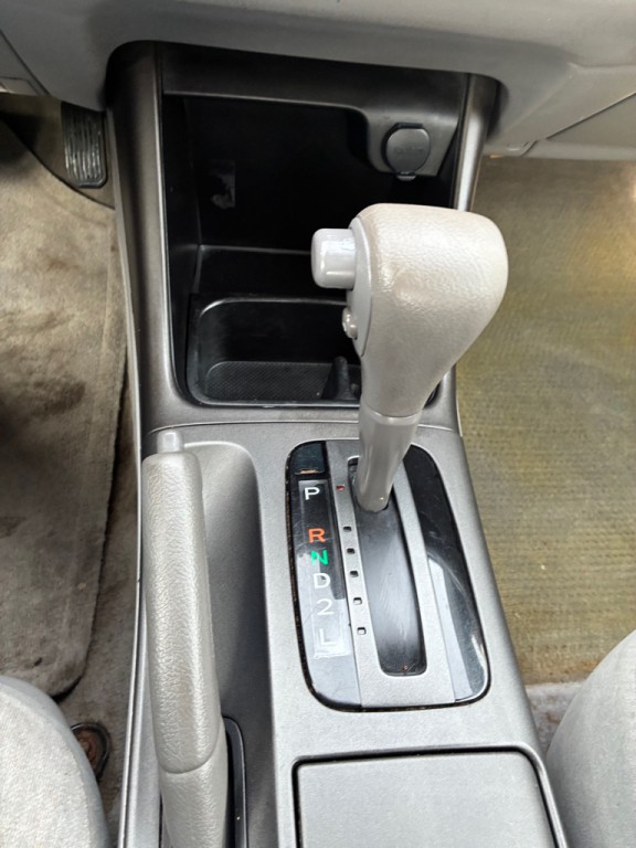 2004 Toyota Camry Image 11