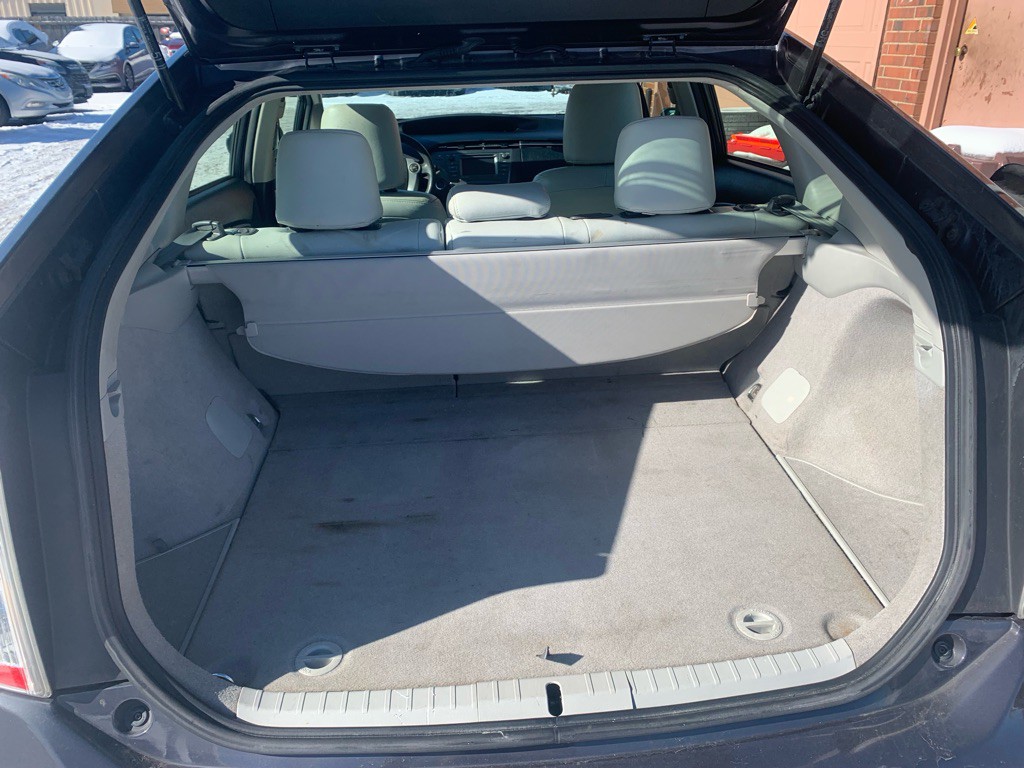 2012 Toyota Prius Image 8