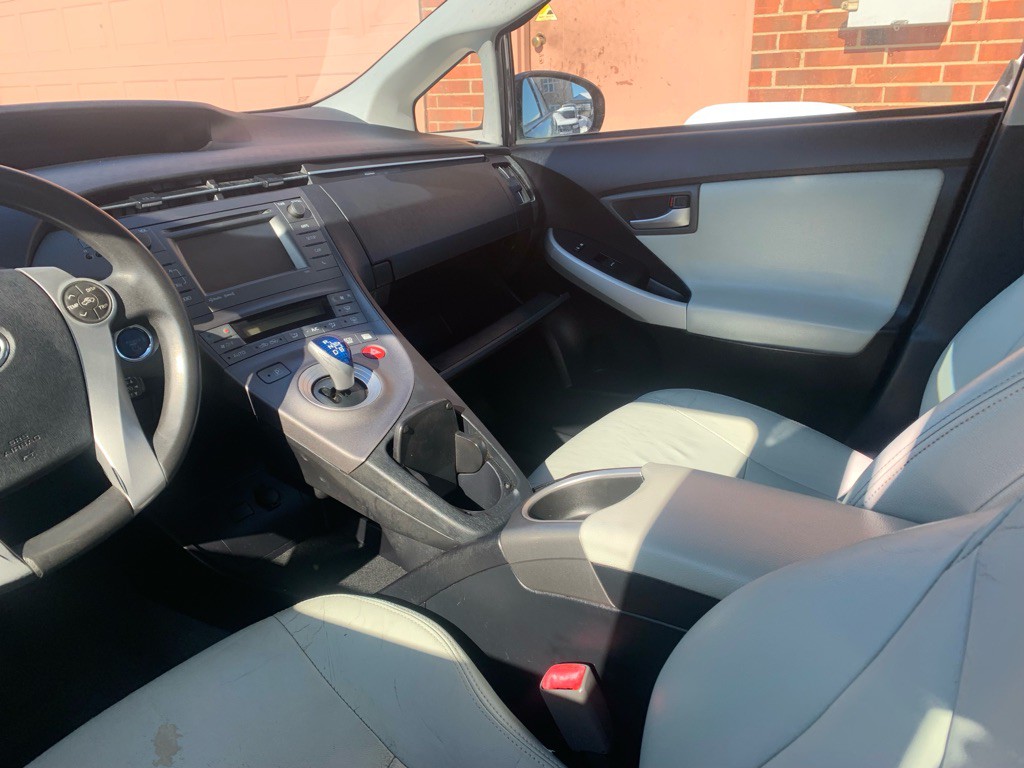 2012 Toyota Prius Image 10