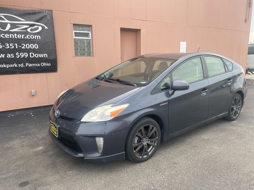 2012 Toyota Prius Image 1
