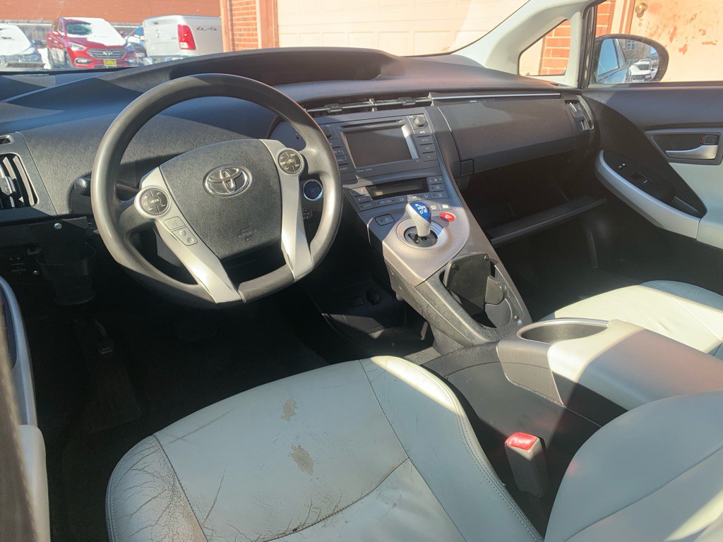 2012 Toyota Prius Image 8