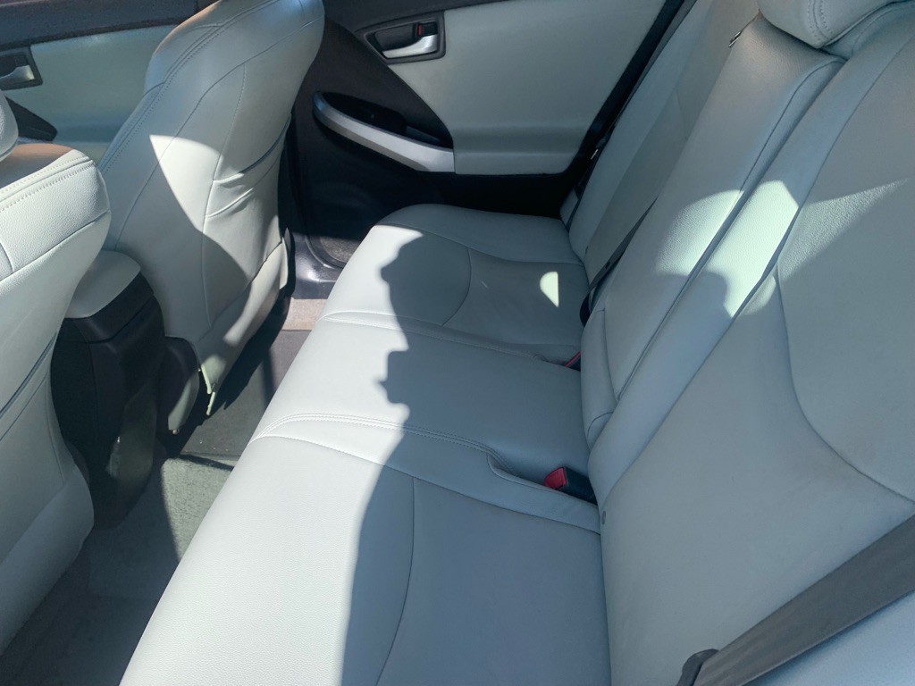 2012 Toyota Prius Image 12